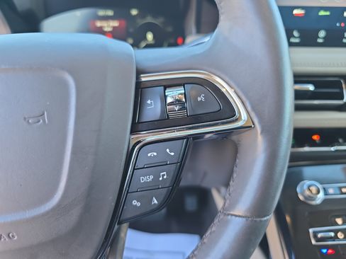 Used 2022 Lincoln Nautilus Reserve image 17