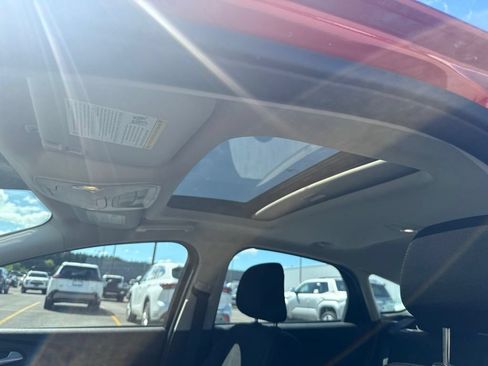 Used 2018 Ford Focus SEL w/ Cold Weather Package FWD image 14