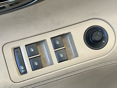 Used 2013 Buick LaCrosse Leather w/ Entertainment Package FWD image 13