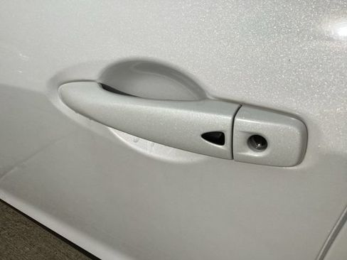 Used 2023 Nissan Kicks SR w/ SR Premium Package FWD image 12