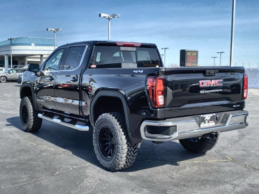 New 2026 GMC Sierra 1500 SLE w/ Preferred Package AWD/4WD image 11