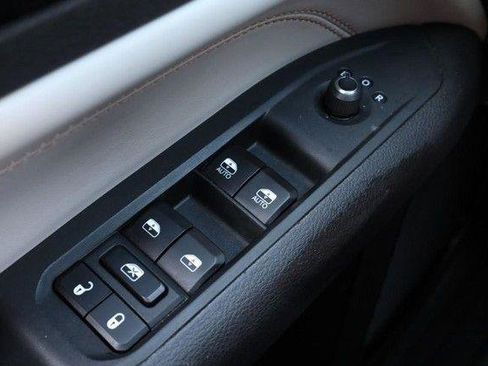 Used 2025 Jeep Compass Limited AWD/4WD image 16