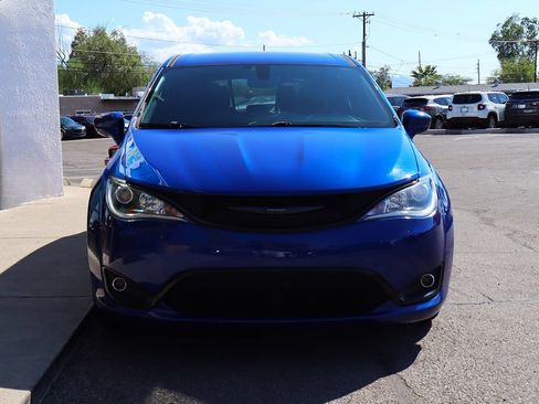 Used 2020 Chrysler Pacifica Touring w/ S Appearance Package FWD image 16