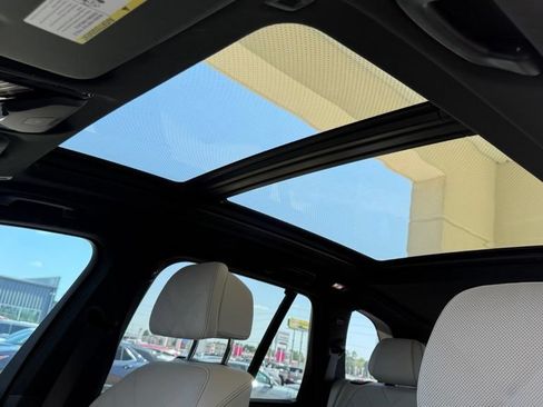 Used 2025 BMW X5 M60i AWD/4WD image 19