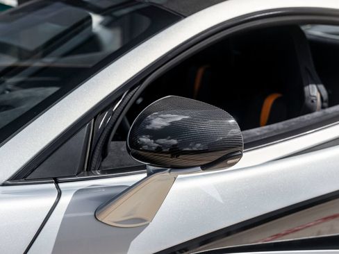 Used 2016 McLaren 570S Coupe RWD image 18