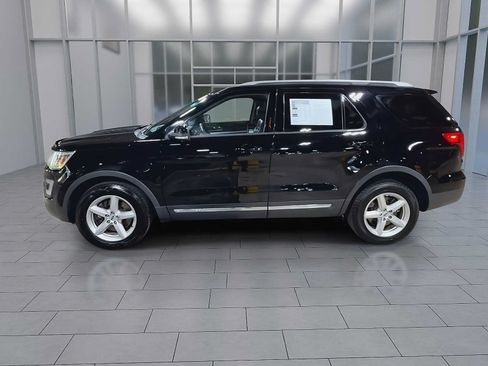 Used 2016 Ford Explorer XLT w/ Equipment Group 202A AWD/4WD image 5