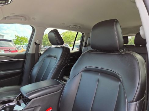 Used 2023 Jeep Grand Cherokee L Limited AWD/4WD image 27