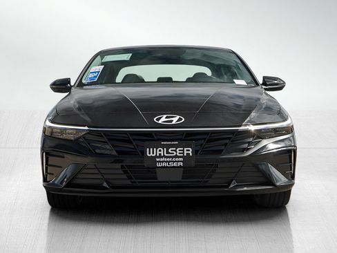 New 2026 Hyundai Elantra Limited FWD image 2