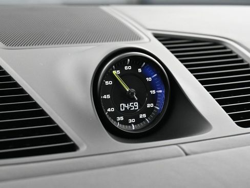 Used 2023 Porsche Cayenne Turbo S image 21