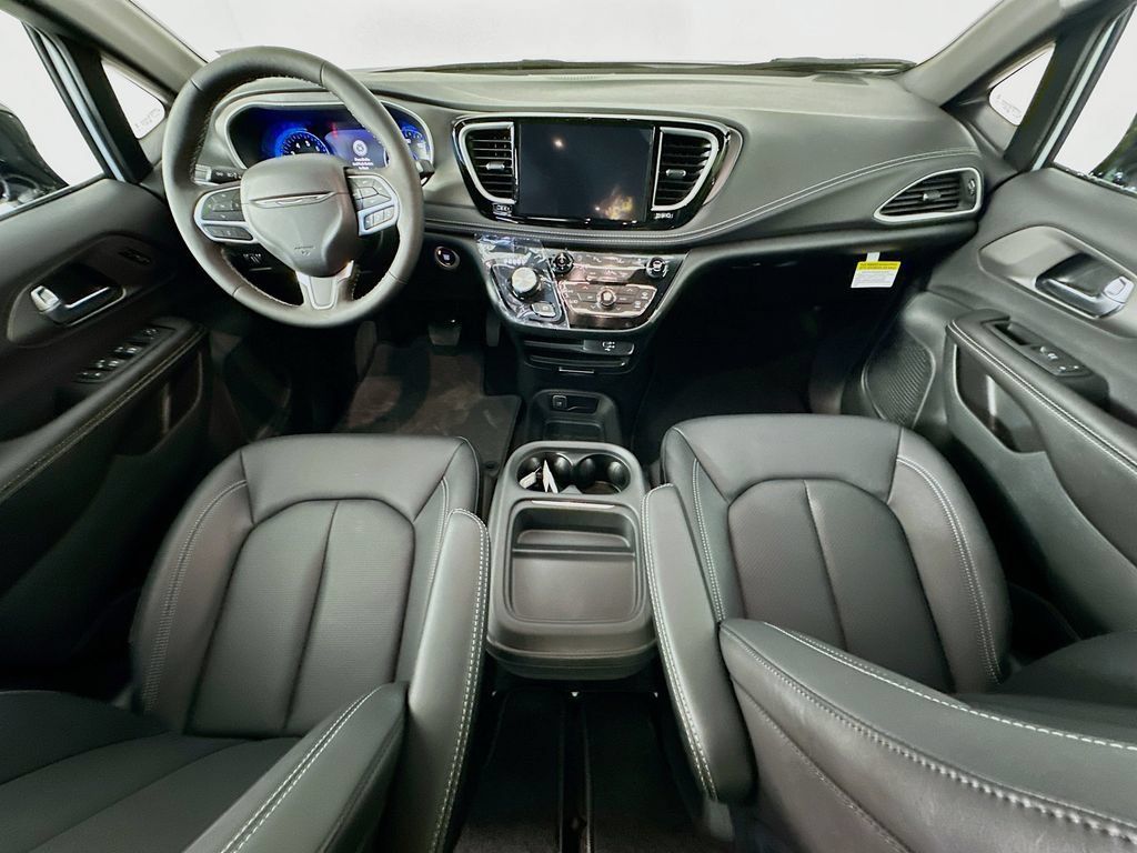 New 2027 Chrysler Pacifica Select w/ Family Tech Group FWD image 9