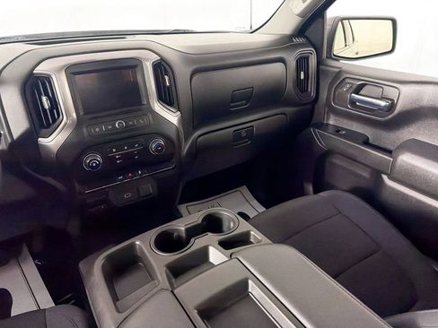 Used 2020 Chevrolet Silverado 1500 Custom w/ Custom Value Package AWD/4WD image 22