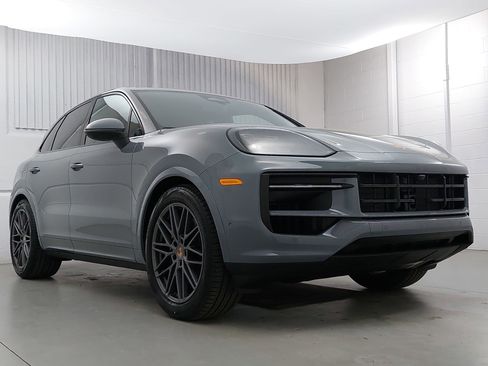 New 2026 Porsche Cayenne image 9