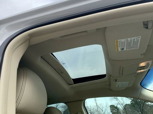 Used 2018 Ford Taurus Limited w/ Driver Assist Package image 13