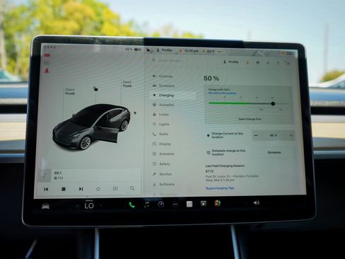 Used 2018 Tesla Model 3 Long Range image 14