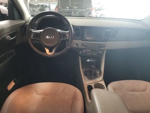 Used 2018 Kia Niro LX image 5
