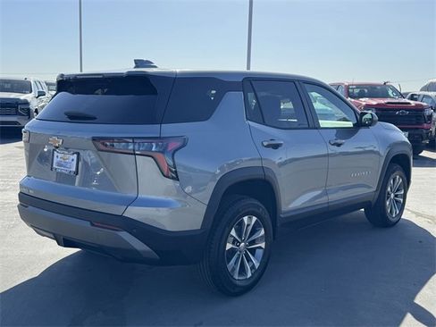 New 2026 Chevrolet Equinox LT w/ LPO, Floor Liner Package image 5