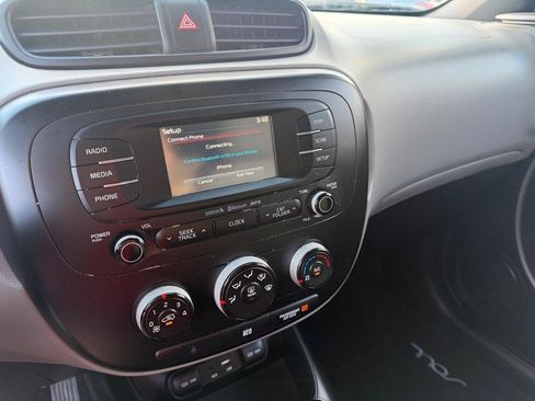 Used 2016 Kia Soul + FWD image 31