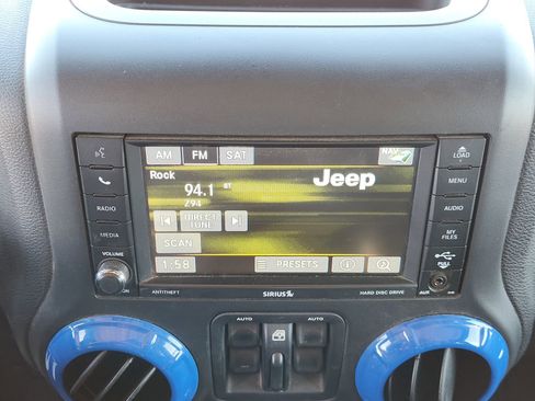 Used 2016 Jeep Wrangler Unlimited Sahara image 20