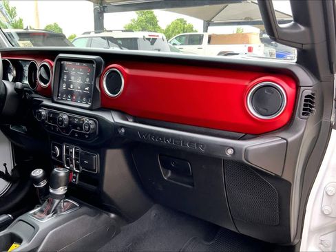 Used 2023 Jeep Wrangler Unlimited Rubicon AWD/4WD image 17