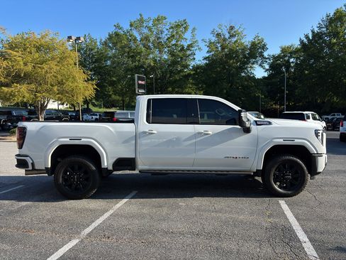 Used 2026 GMC Sierra 2500 AT4 w/ AT4 Premium Plus Package AWD/4WD image 9