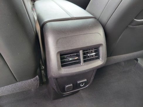 Used 2018 Chevrolet Equinox Premier image 40