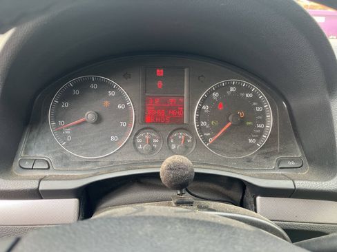 Used 2009 Volkswagen Jetta SE FWD image 3