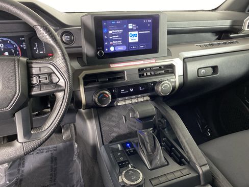 Used 2024 Toyota Tacoma SR5 AWD/4WD image 28
