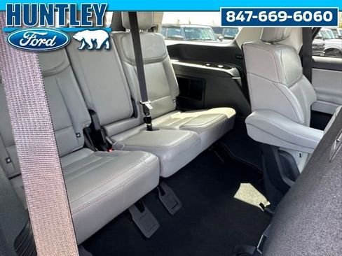 Used 2025 Ford Expedition Active AWD/4WD image 12