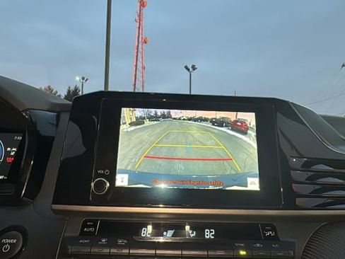 Used 2025 Toyota Camry SE image 20