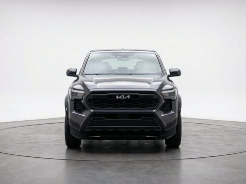 Used 2025 Kia Soul LX w/ LX Technology Package FWD image 2