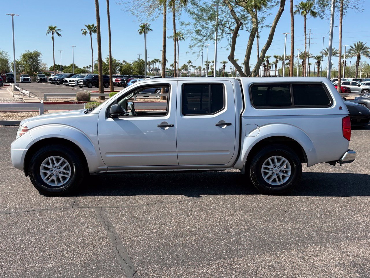 Used 2018 Nissan Frontier SV RWD image 3