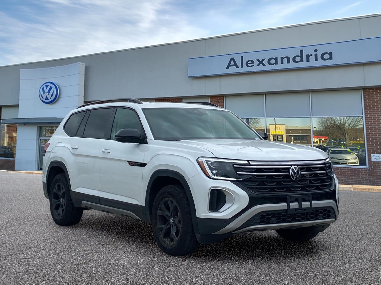 Certified 2026 Volkswagen Atlas Peak Edition AWD/4WD image 1