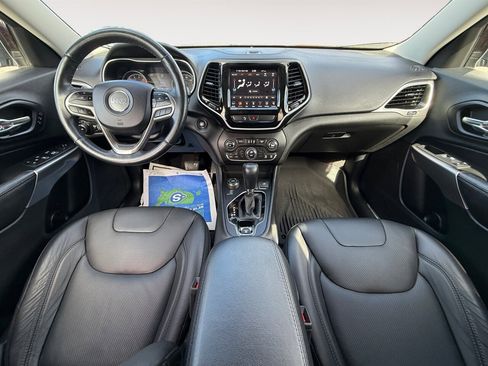 Used 2019 Jeep Cherokee Limited image 11