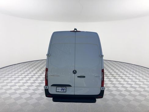 Used 2024 Mercedes-Benz Sprinter 2500 image 6
