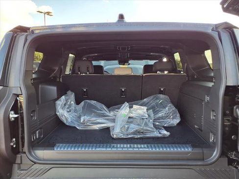 New 2026 GMC Hummer EV SUV image 22