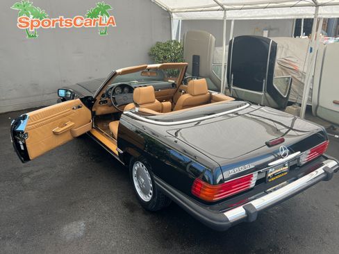 Used 1988 Mercedes-Benz 560 SL image 3