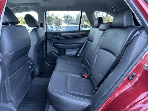 Used 2015 Subaru Outback 3.6R Limited image 15