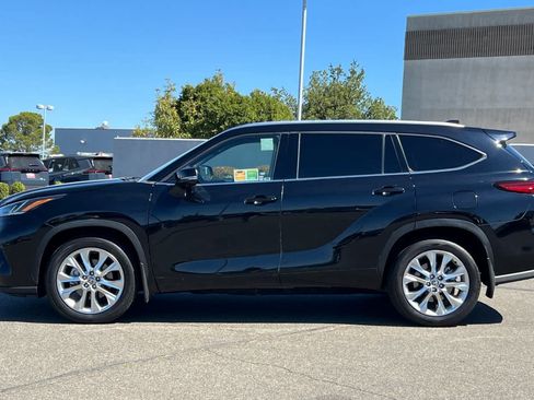 Used 2023 Toyota Highlander Limited AWD/4WD image 9