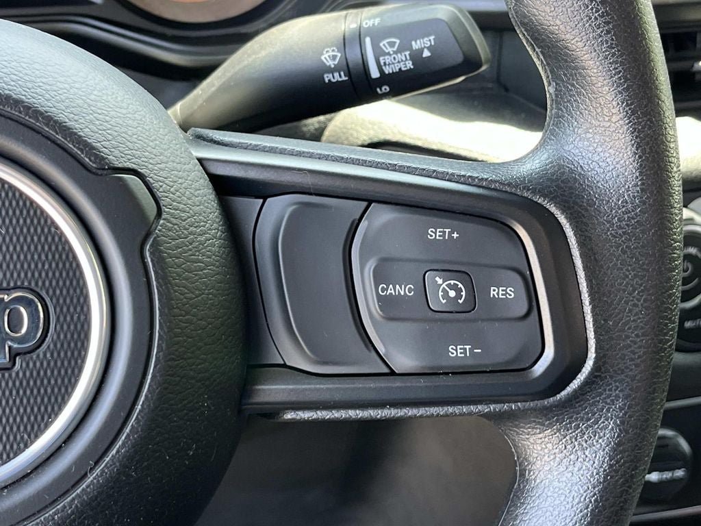 Used 2025 Jeep Wrangler Sport AWD/4WD image 17