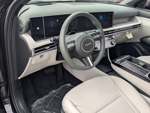 New 2025 Hyundai Tucson Limited image 8