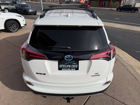 Used 2017 Toyota RAV4 SE image 20