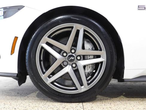 Used 2025 Ford Mustang GT Premium RWD image 33