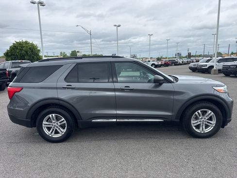 Used 2023 Ford Explorer XLT RWD image 5