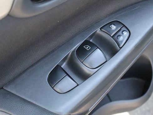 Used 2019 Nissan Sentra S FWD image 15