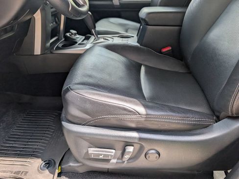 Used 2022 Toyota 4Runner Limited AWD/4WD image 22