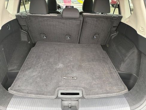 Certified 2022 Nissan Rogue SV image 15