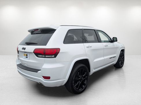Used 2019 Jeep Grand Cherokee Altitude image 5