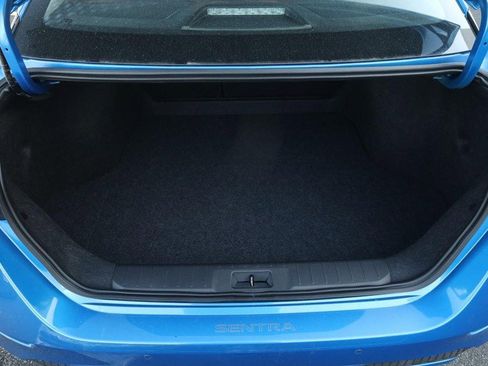 New 2025 Nissan Sentra SV image 7