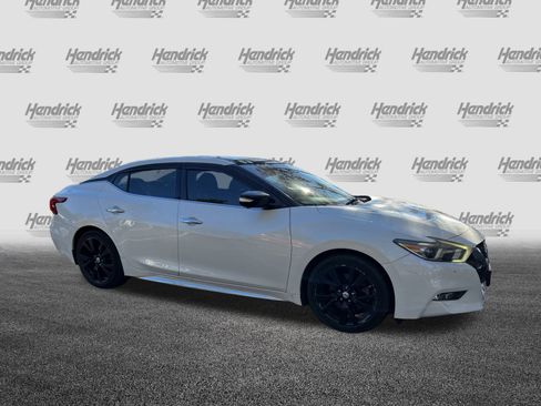 Used 2017 Nissan Maxima Platinum image 10