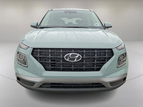 New 2026 Hyundai Venue SE image 2